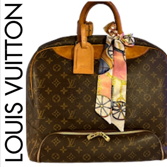Louis Vuitton Monogram Evasion Travel Bag in Excellent Preloved Condition - Picture 16 of 16